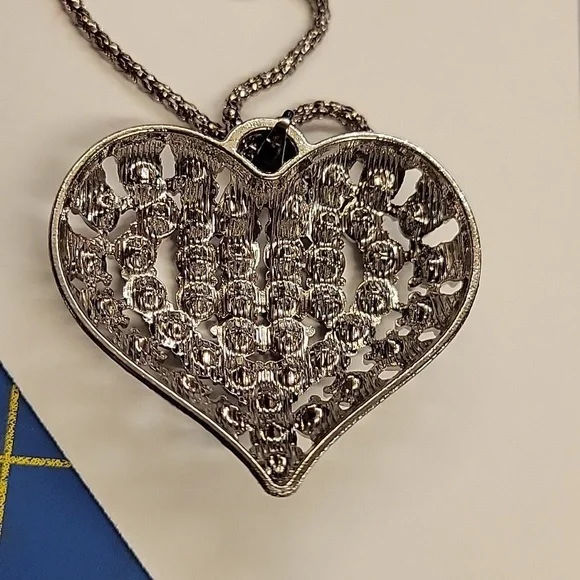 Pewter Necklace Rhinestone 1.5" Heart 30" Chain - Picture 3 of 3